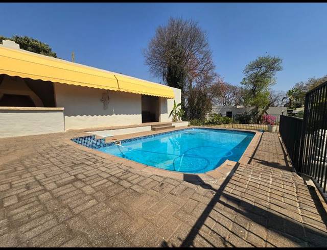 BUSINESS PROPERTY TO RENT IN ARCADIA